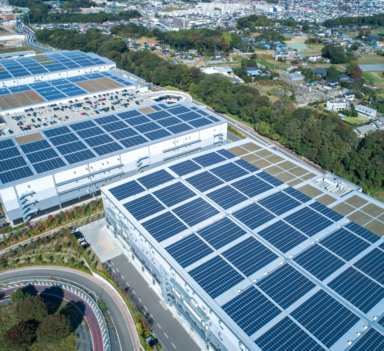 中小企業においても太陽光発電システムを導入する時代を迎えました